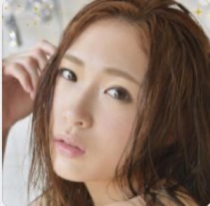 Hitomi Mito (瞳美都)