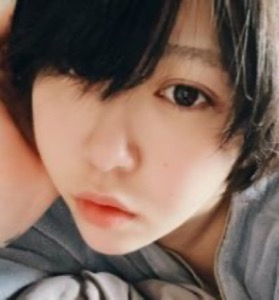 Shinazuka Shiho (篠塚しほ)